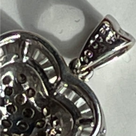 Stunning beyond words diamond heart in white gold - Picture 4 of 7